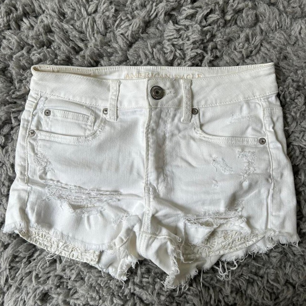 AE white denim shorts🥥